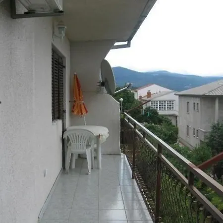 Fuer 7 Personen 1 Kind Ca 85 M In Novi Vinodolski, Adriakueste Kroatien Kvarner Bucht Apartment *