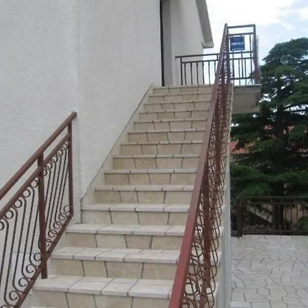 Fuer 7 Personen 1 Kind Ca 85 M In Novi Vinodolski, Adriakueste Kroatien Kvarner Bucht Apartment *